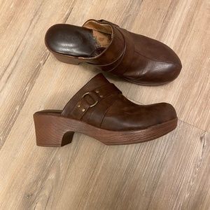 BOC clogs size 9